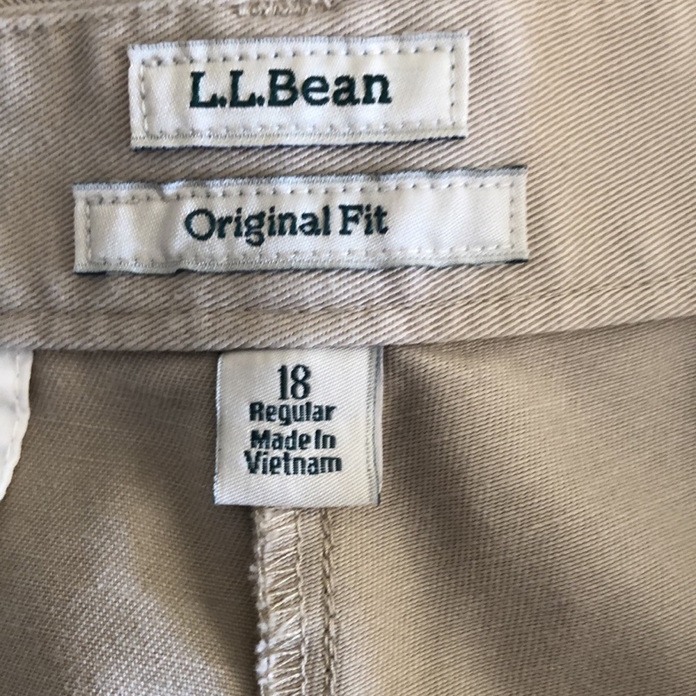 LLBean shorts size 18 waist 19” has stretch - Picture 5 of 5